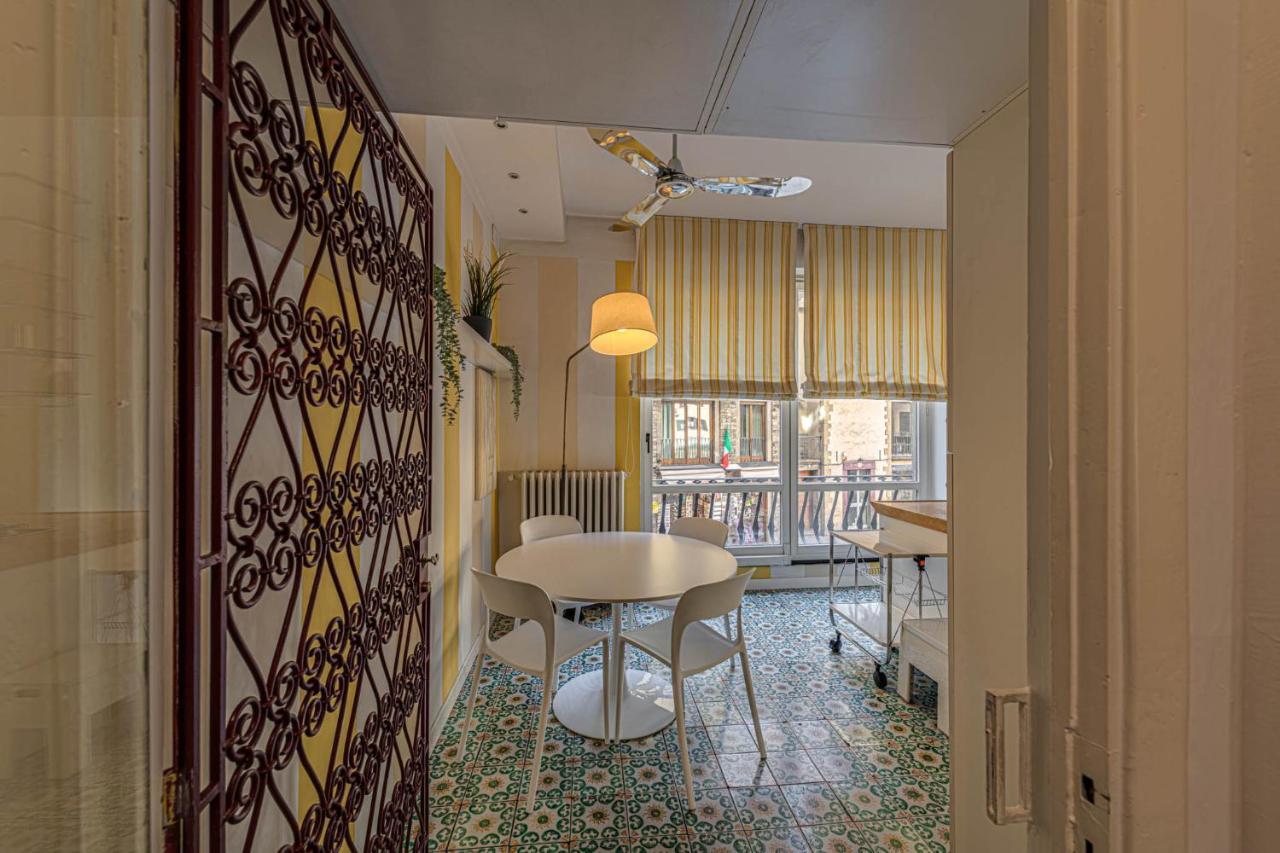 - Golden Tower With View Apartment