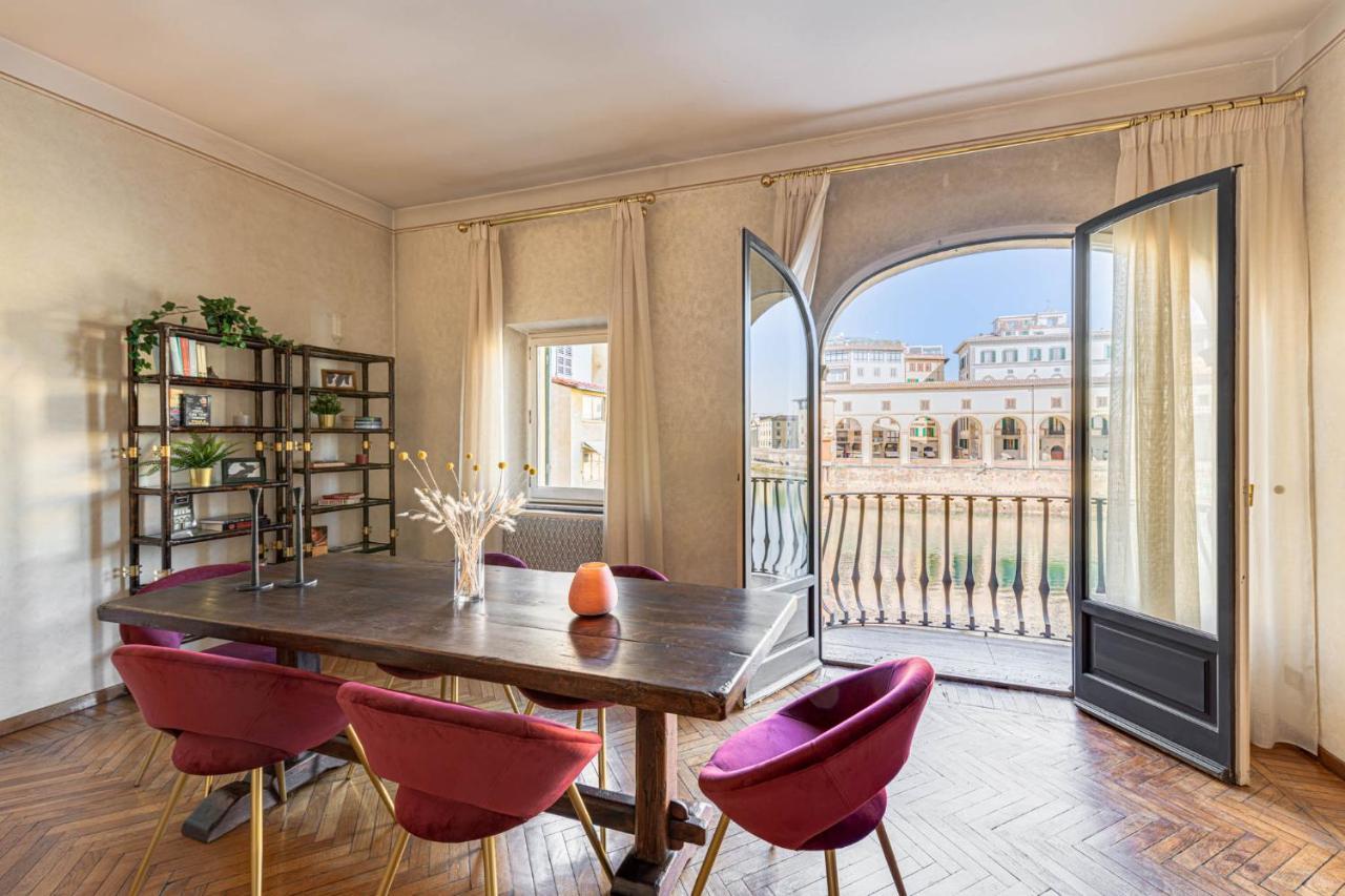 - Golden Tower With View Apartment